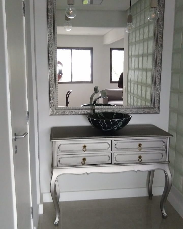 Móvel restaurado – Daisy Decorações